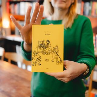 Ciężko jest lekko szyć. 

Przypominamy, że mamy książkę, która pomoże Wam przetrwać ponure, jak dziś, dni. 

Na zachętę: przeczytajcie fragment „Szyjąc” Olgi Gitkiewicz w @hello_fathers! 

Link w stories 🙌🏼

#szyjąc #olgagitkiewicz #ksiazka #books #igreadspl