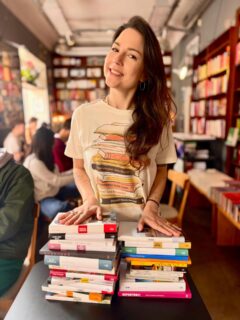 Z okazji Dnia Kobiet wyciągnęliśmy z regałów Wrzenia Świata wszystkie książki polskich autorek, które wydaliśmy. 
Trochę ich jest! ❤️

Dziękujemy wszystkim pisarkom, reporterkom, redaktorkom, tłumaczkom, korektorkom, promotorkom za to, że jesteście i wspólnie tworzycie Dowody! 🌺