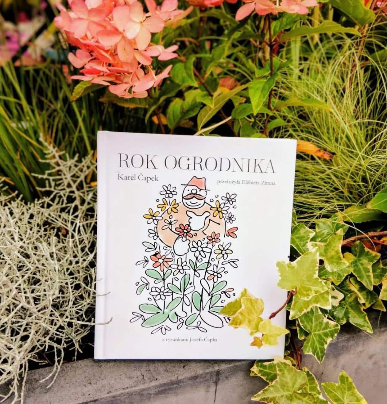 Dziś pierwszy dzień wiosny! 🌷

Doskonale wiemy, jaka lektura dziś powinna Wam towrzyszyć. „Rok ogrodnika”, o którym tak piszą w krakowskiej księgarni @czytanie_krolewska92: 

„Polecamy nowe, prześliczne wydanie „Roku ogrodnika” Karela Čapka♥️🌱. Ta książeczka to cudny pean na cześć rytmu wegetacji i istna kopalnia okraszonych czeskich humorem filozoficznych bon motów, które zachwycą każdego, nie tylko ogrodnika”

Rozkwitajcie!