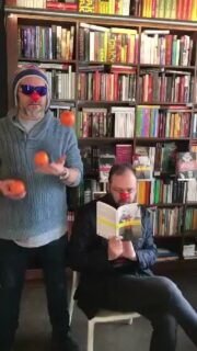 Tak się opowiadało o naszych książkach 😜

Jak modern i toking. Jak mili i vanili. 

PAFCIO&RAFCIO

#reportaz #wydawnictwodowody #nonfictionreader #lekturyzwrzenia #nonfiction #reportage #reportaż #nonfictionbooks #nonfictionbookstagram #kot #coneyisland  #usa #usafashion