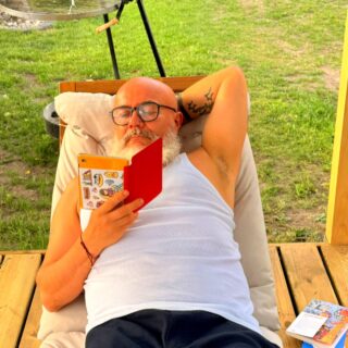 kamień, papier, nożyce….

papier/ebook

Dowodowe nowości polecają się również w wersji cyfrowej. „Jak zamieszkać w Toskanii” oraz „Flora” są już dostępne w każdej szanującej się 😉 księgarni z ebookami.

#reportaz #wydawnictwodowody #nonfictionreader #lekturyzwrzenia #nonfiction #reportage #reportaż #nonfictionbooks #nonfictionbookstagram #toskania❤️ #toskania #toskania🇮🇹 #floralart #florals #flora #ecology #eco #postapocalypse #postapocalyptic #postapo #trips #trip #podróżnicy #podróżemałeiduże #nonfictionbook #reportage #nonfictionbooks #nonfictionbookstagram #nonfiction